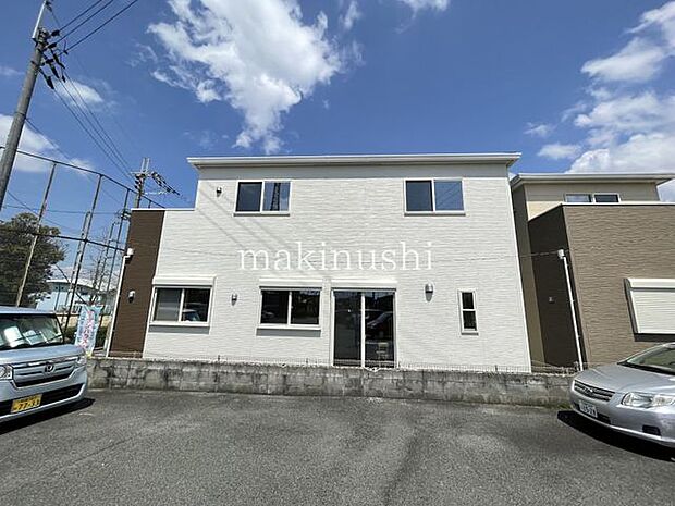 6号棟　現況隣地は駐車場で空き地になっているので通風も良好です！