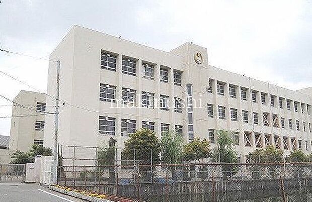 松原市立松原第六中学校 徒歩13分。 970m