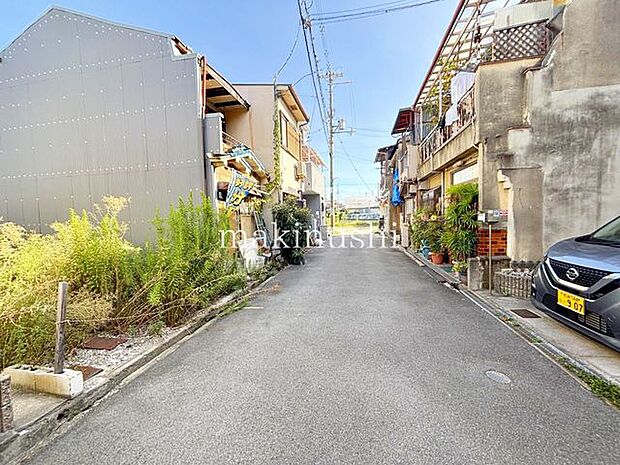 二方空き地の為、通風良好な立地!前面道路は生活道路の為交通量も少なく安心です!ぜひお問合せください♪