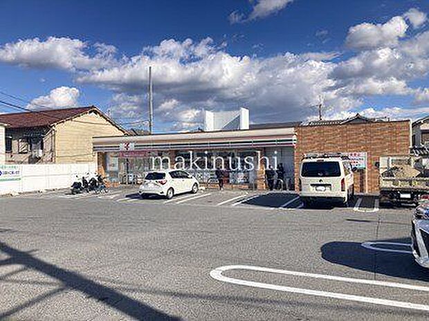 セブンイレブン藤井寺東藤井寺町店 徒歩5分。 370m