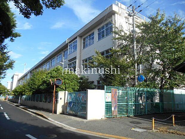 藤井寺市立藤井寺西小学校 徒歩11分。 810m
