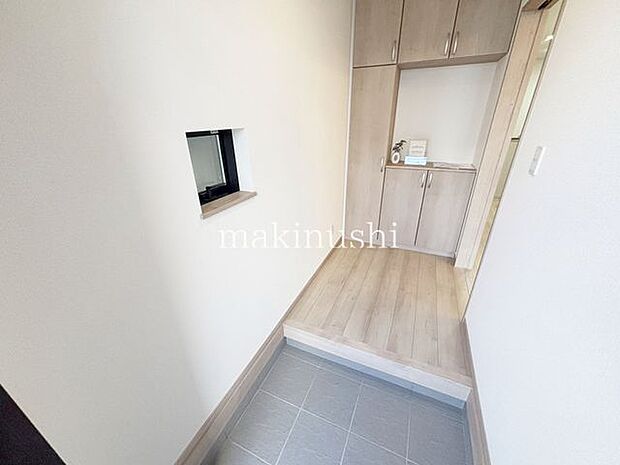 広々LDKが魅力的な家♪キッチンはパントリ―付き！リング階段で家族の動きがわかりやすい間取りです♪