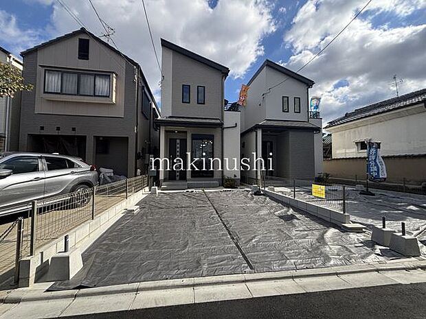 堺羽曳野線まででやすい立地！近隣沿線沿いにはガソリンスタンドやコンビニ、ドラッグストアがございます♪