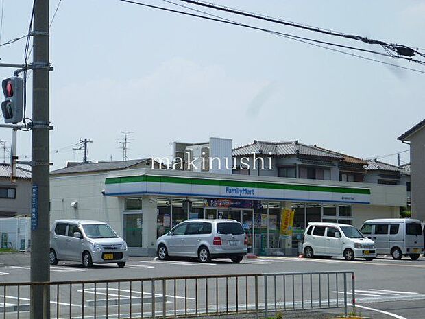 ファミリーマート藤井寺野中五丁目店 徒歩4分。 320m