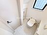 トイレ：1.2階の両方にトイレあり♪1階トイレはタンクレスタイプで空間に圧迫感を与えません♪掃除やお手入れにも楽々なサイズ感です♪