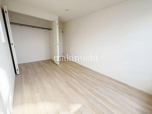 1階リビング、2階は居室のみとプライベートスペースが確立された間取♪全居室収納付きで整理整頓ばっちり♪