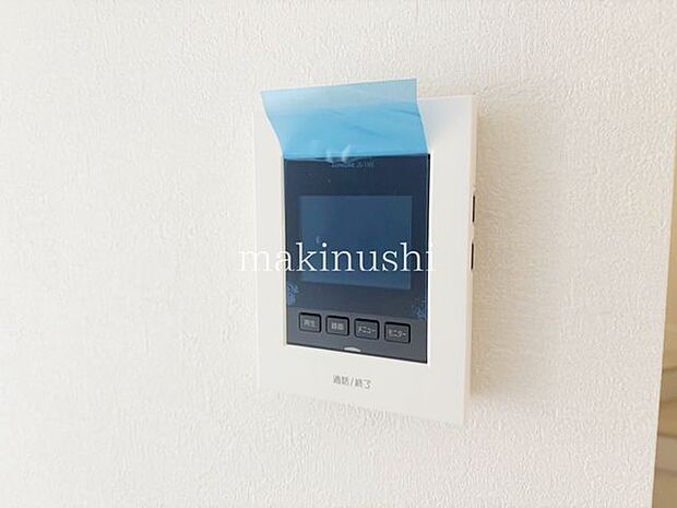 設備　モニター付インターホンで来訪者が一目瞭然。対面することなくセールスや勧誘対策もできて安心です。