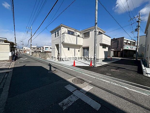 布忍小学校までは約250ｍ♪通学にも安心の距離です♪お子様専用のお部屋も確保できる室数の新築戸建て！