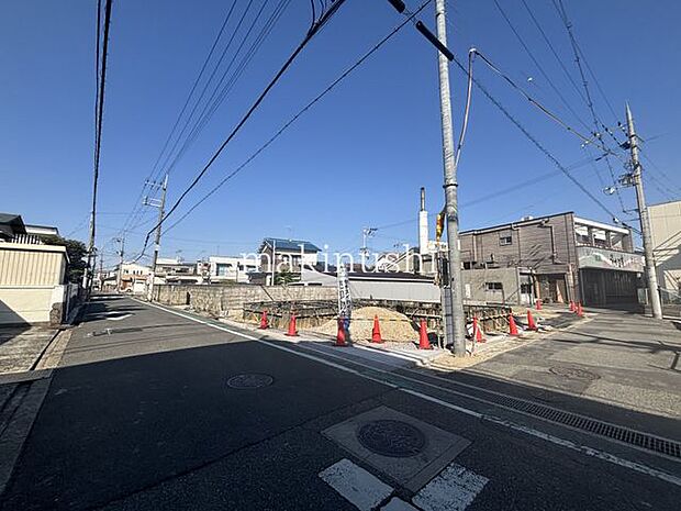 布忍小学校までは約250ｍ♪通学にも安心の距離です♪お子様専用のお部屋も確保できる室数の新築戸建て！