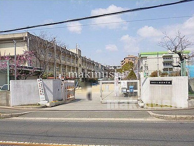 松原市立布忍小学校 徒歩5分。 380m