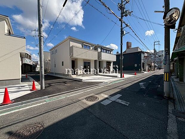 布忍小学校までは約250ｍ♪通学にも安心の距離です♪お子様専用のお部屋も確保できる室数の新築戸建て！