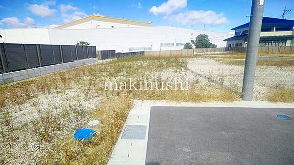 13区画の分譲地！近隣生活施設充実の便利な立地♪建築条件なしの更地です♪全区画40坪以上と広々とした更地♪