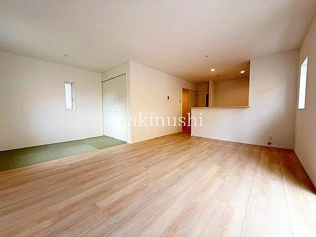 近鉄南大阪線「藤井寺」駅までは徒歩16分の距離♪大阪外環状線にもすぐ出られる立地で、国道沿いには飲食店や生活便利施設多数!