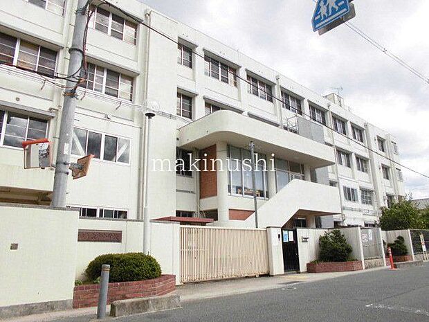 羽曳野市立古市小学校 徒歩23分。 1800m