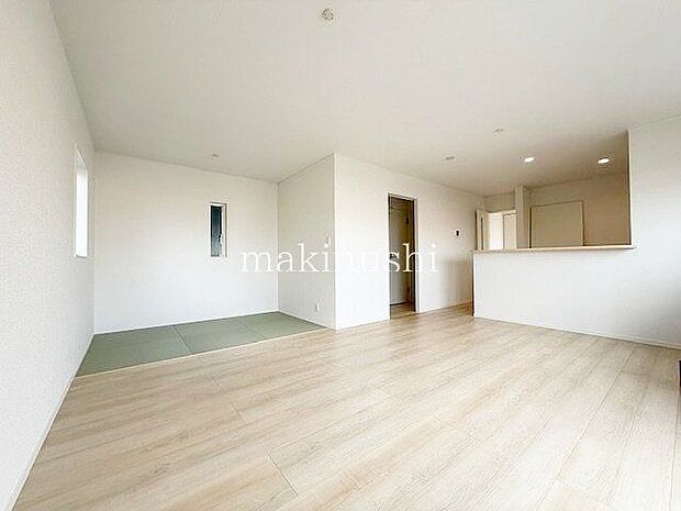 近鉄南大阪線「藤井寺」駅までは徒歩16分の距離♪大阪外環状線にもすぐ出られる立地で、国道沿いには飲食店や生活便利施設多数!