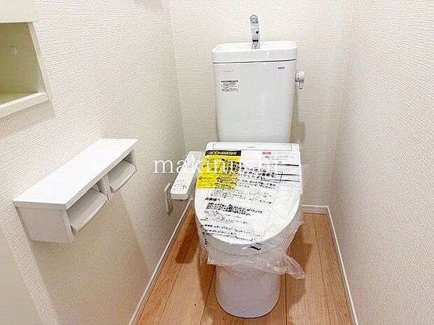 トイレが2箇所にあるので、来客や朝の忙しい時間帯でも順番待ちの必要がなく安心!2階にもトイレがあれば夜中にトイレで目が覚めても階下におりる必要はございません!