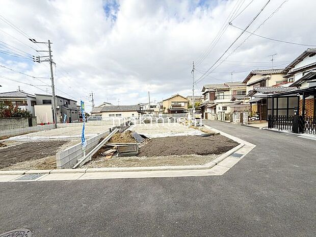 近隣は公園の多い閑静な住宅地です♪落ち着いた環境で子育てはいかがでしょうか♪お問い合わせお待ちしております♪