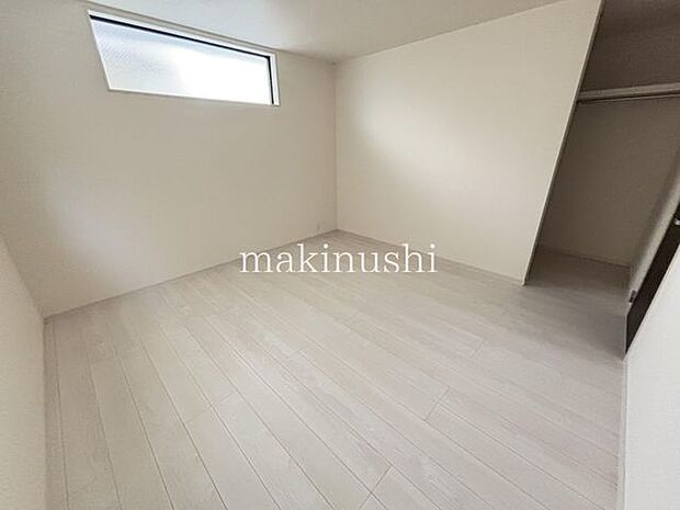 1階12.96m2のストレージルーム!書斎や趣味の部屋、収納など、家族の用途に合わせて自由に使える便利なお部屋です♪ウォークインクローゼット付き!