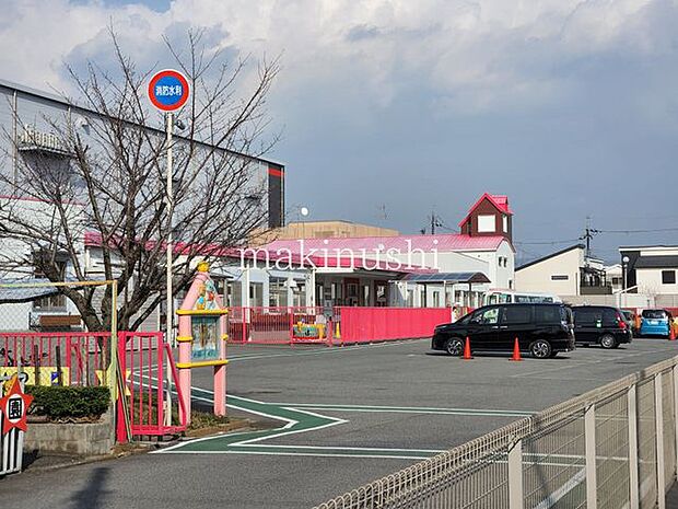 星の光幼稚園 徒歩14分。 1060m