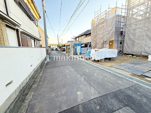 近鉄南大阪線「古市」駅より徒歩10分の立地！全棟駐車場は並列で2台分！来客時などの車の出し入れも楽々です♪