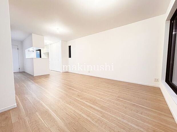 2階は全面リビング広々19.1帖！2階リビングなのでプライバシー性の高い間取りです♪両面バルコニーで通風も良好！