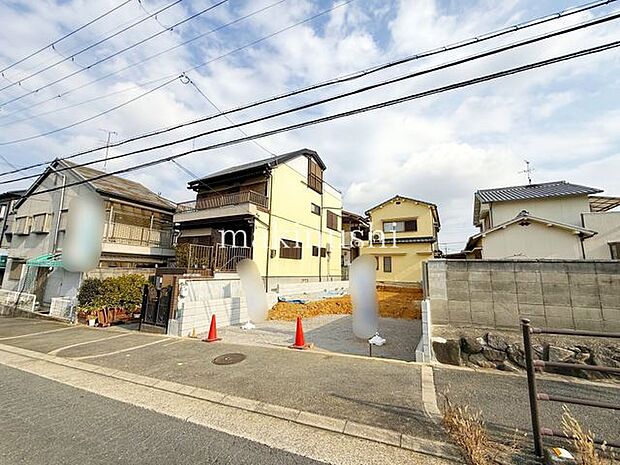 LDKは広々18.2帖!1LDK+2Sの新築戸建!駐車場は並列で2台分ございます!収納充実のお家でウォークインクローゼット付き!