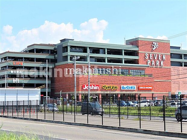 セブンパーク天美 徒歩15分。 1140m