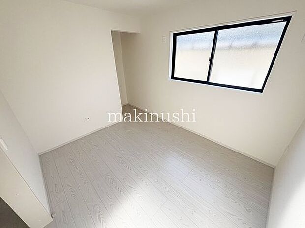 まずは資料だけほしいという方も大歓迎！不動産のことなら創業40年以上の当社にぜひお任せください♪