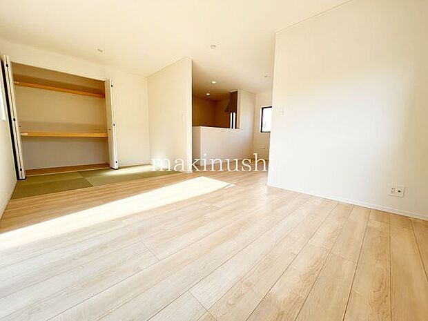 近鉄南大阪線「河内松原」駅までは徒歩約11分の立地！河内松原駅までの道のりには生活に便利な施設が充実！