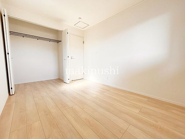 松原小学校までは約650mの距離!物件近隣には幼稚園・保育園もあり、子育てに良い環境です♪子育てファミリーにおすすめ♪