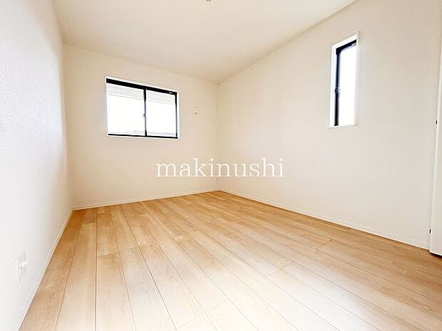 新築ならではのまっさらな空間。水回りもキレイです。木造ならでは心やすらぐ住まいです。空家ですのでご内覧可能です!