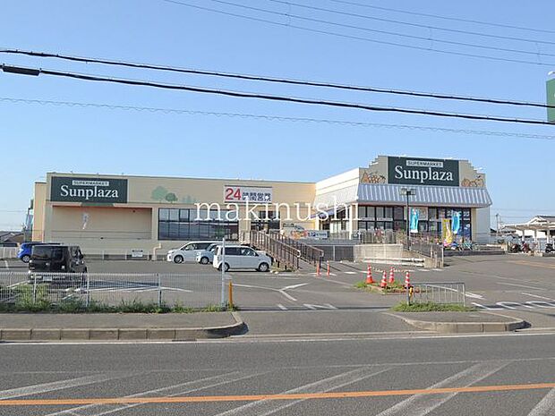 サンプラザ埴生店 徒歩11分。 810m