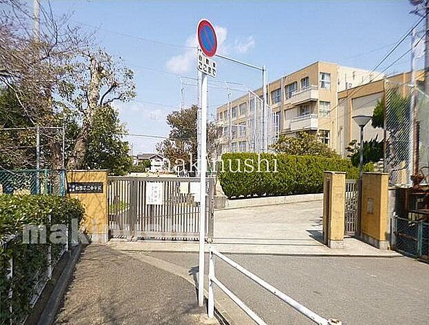 松原市立松原第三中学校 徒歩6分。 440m