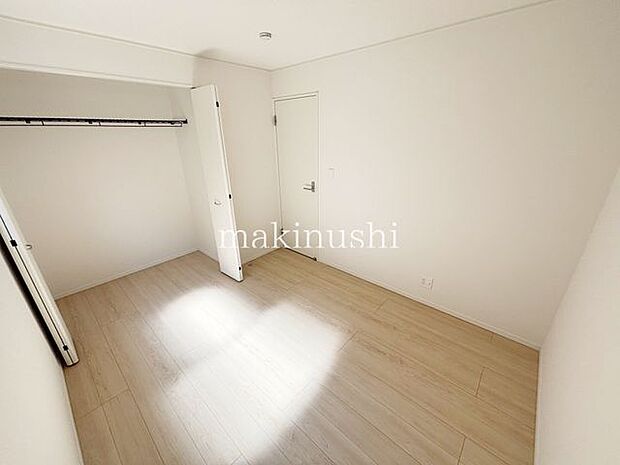 まずは資料だけほしいという方も大歓迎！不動産のことなら創業40年以上の当社にぜひお任せください♪