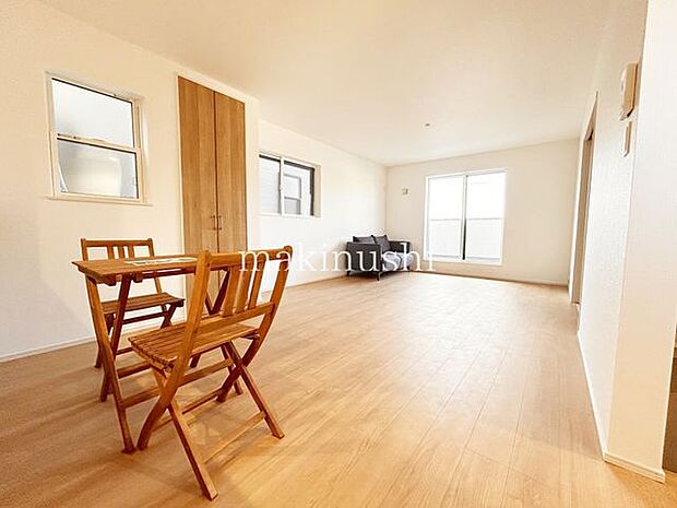 大阪メトロ御堂筋線「新金岡」駅徒歩10分の便利な立地！2ＷＡＹアクセスも可能！フラット35Ｓ利用可能な新築です！