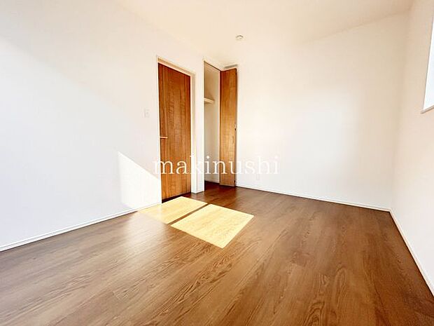 まずは資料だけほしいという方も大歓迎!不動産のことなら創業40年以上の当社にぜひお任せください♪