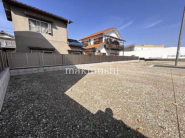 建築条件無しの土地なのでお好きなハウスメーカーで建築できます！一生に一度のマイホームならではのこだわりを実現できます。