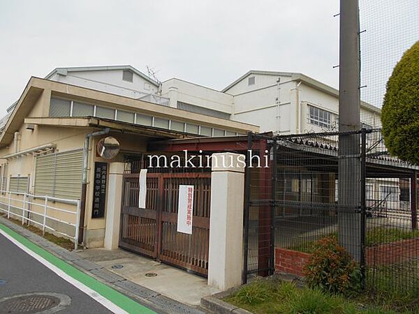 河内長野市立長野中学校 徒歩0分。 1m