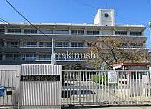 松原市立高見の里小学校 徒歩5分。※2026年4月より松原西小学校は河合小学校と統合(高見の里小学校) 400m