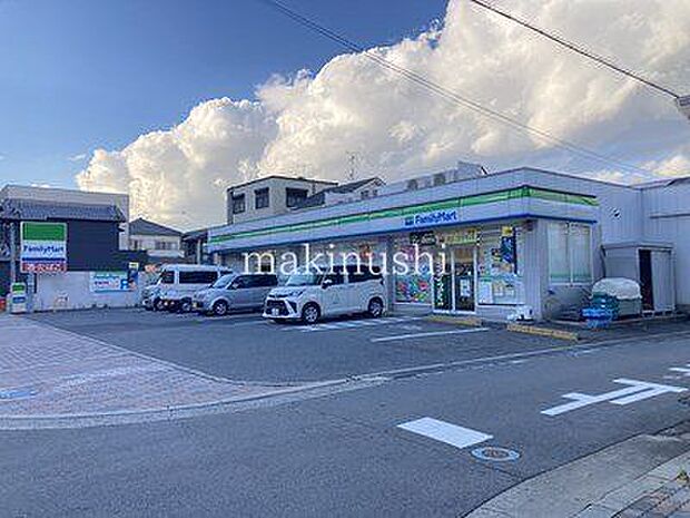 ファミリーマート羽曳野白鳥店 徒歩7分。 490m