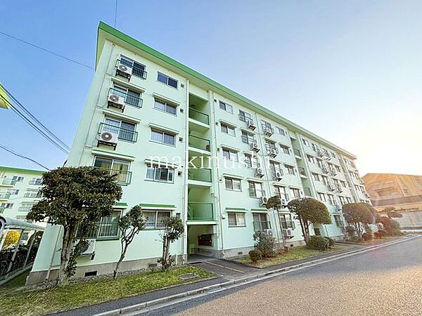 まずは資料だけほしいという方も大歓迎！不動産のことなら創業40年以上の当社にぜひお任せください♪