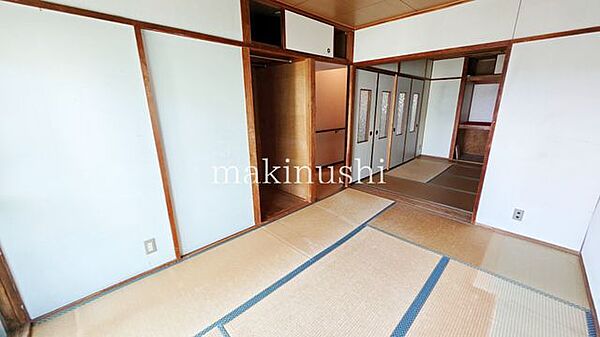 マンション団地内にはすぐに遊びに行ける遊具のある公園もございます♪小さなお子様がいるご家庭にいかがでしょうか♪