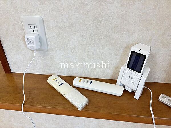 防犯設備　モニター付インターホンで来訪者が一目瞭然。直接対面することなくセールスや勧誘対策もできて安心です。