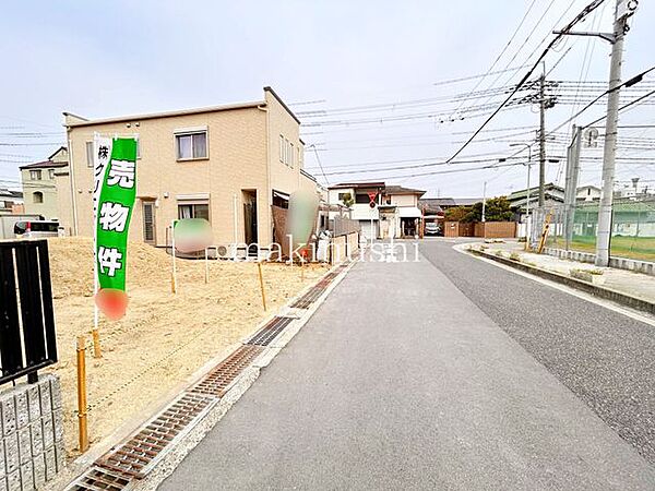 有効面積広々約55.8坪！(184.69m2)南北の両面接道で陽当たり・通風良好な更地の土地です♪建築条件なしの土地！近鉄南大阪線「布忍」駅より徒歩9分！