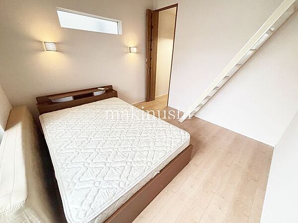 全居室が収納付き！洋室6.1帖にはロフトとウォークインクローゼットあり♪南向きの明るいお部屋です♪