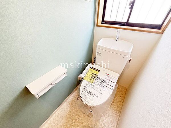 トイレが1階と2階の2箇所にあるので、来客や朝の忙しい時間帯でも順番待ちの必要なし！階を移動する必要が最低限ですむので楽ちんです♪