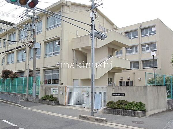 堺市立西百舌鳥小学校 徒歩4分。 280m