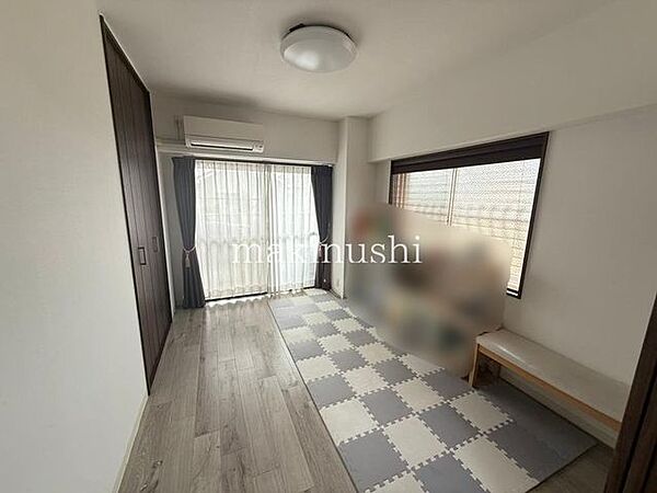 家の真ん中にリビングがある間取りなので、全居室が窓付き！通風・採光も良好なお部屋です♪ぜひお問い合わせください！