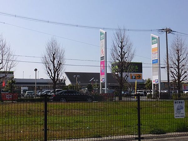 ロイヤルホームセンター堺 徒歩10分。 750m
