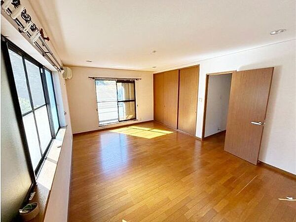 ■状態良好な美加の台の5LDK一戸建■全居室6帖以上の広々とした間取り■土地57.58坪■建坪38.33坪■一部2重窓に変更しています■ぜひご覧ください■